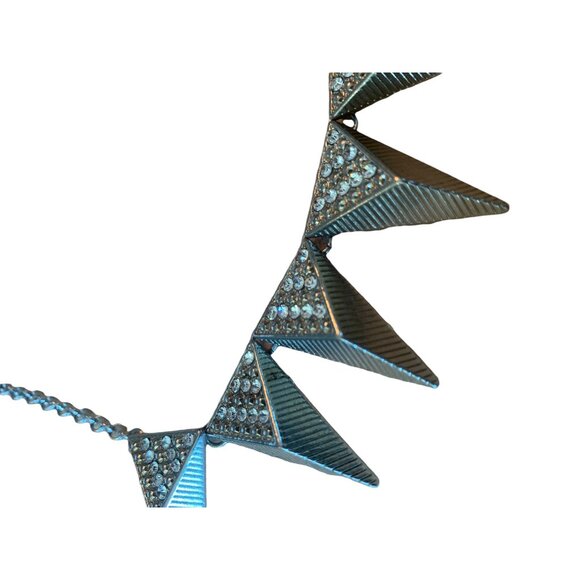 👗 2/$30 👗 Vintage Silver Spiked with Rhinestone 3-D Triangle Necklace - Picture 4 of 4